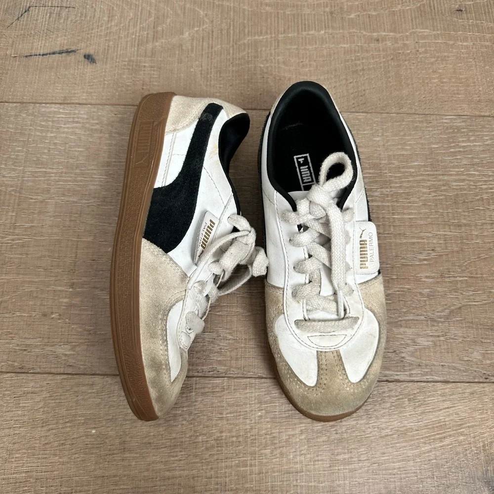 Puma Palermo’s Beige and Black Sneakers
